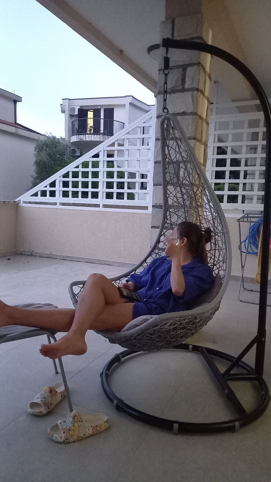 Balcony evening in Petrovac: football, a cold beer, and the Adriatic