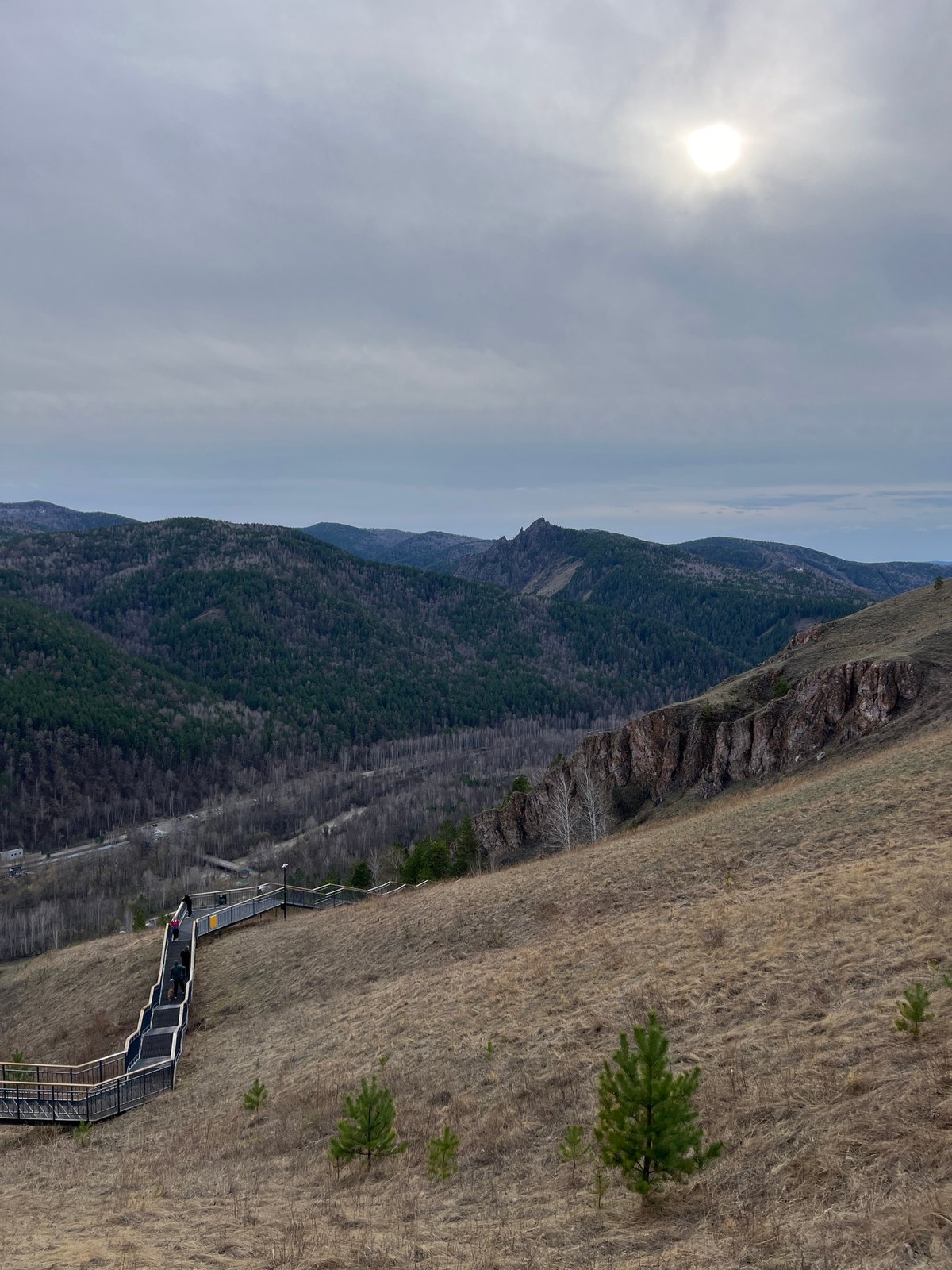 Hiker documents mountain staircase trail descent in Krasnoyarsk, Russia