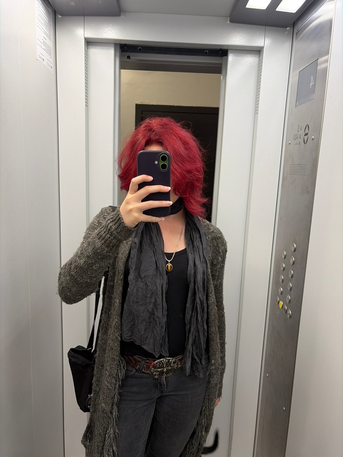 Elevator selfie and portraits in Chelyabinsk, August evening