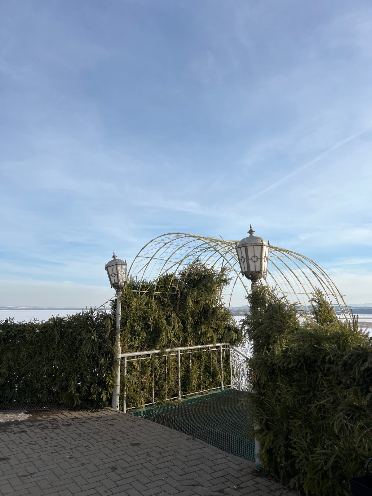 Winter tourism documented at historic Sviyazhsk monastery complex