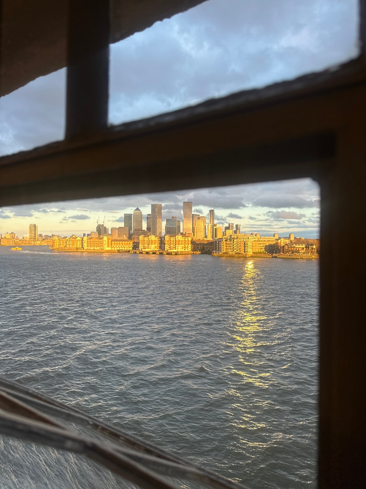 London scenes: Thames views, selfie, station crowds documented