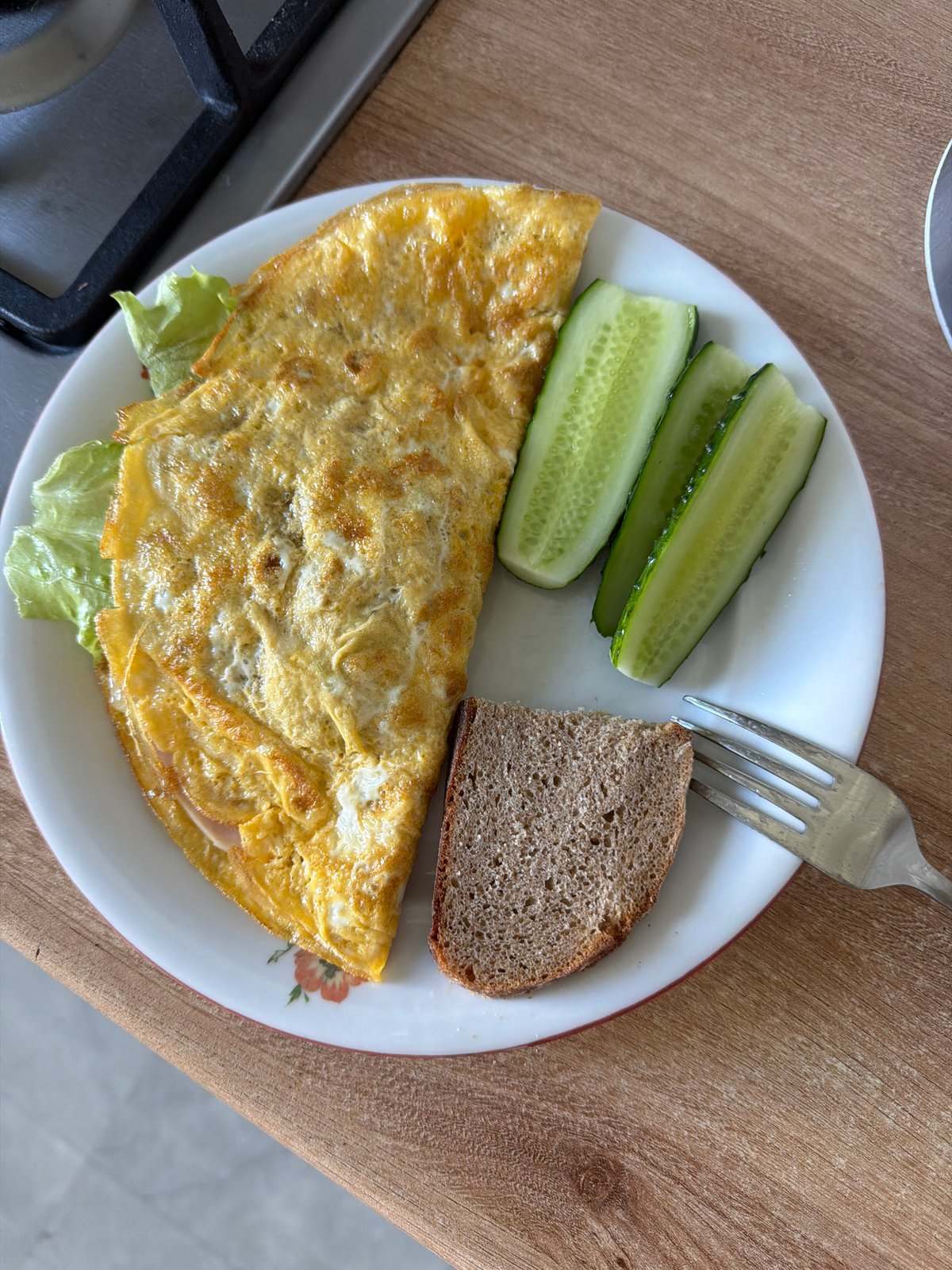 Homemade omelet sandwich prep in an Izhevsk kitchen