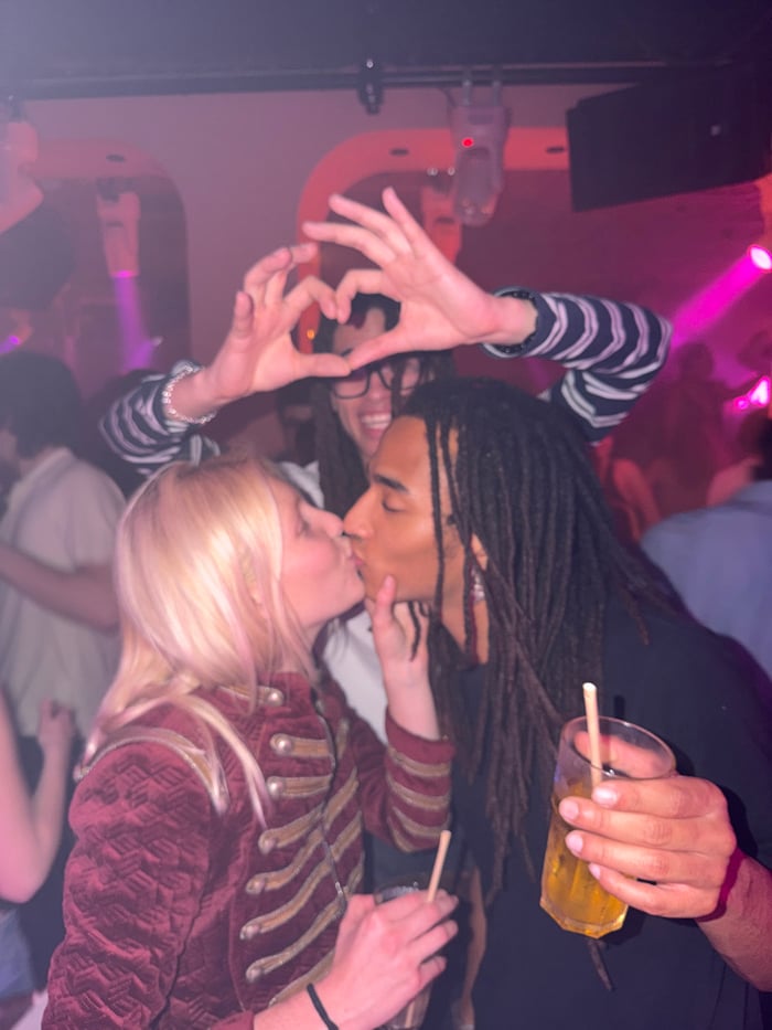 Valentine's Night Out at Paris Nightclub Captured by Witnesses