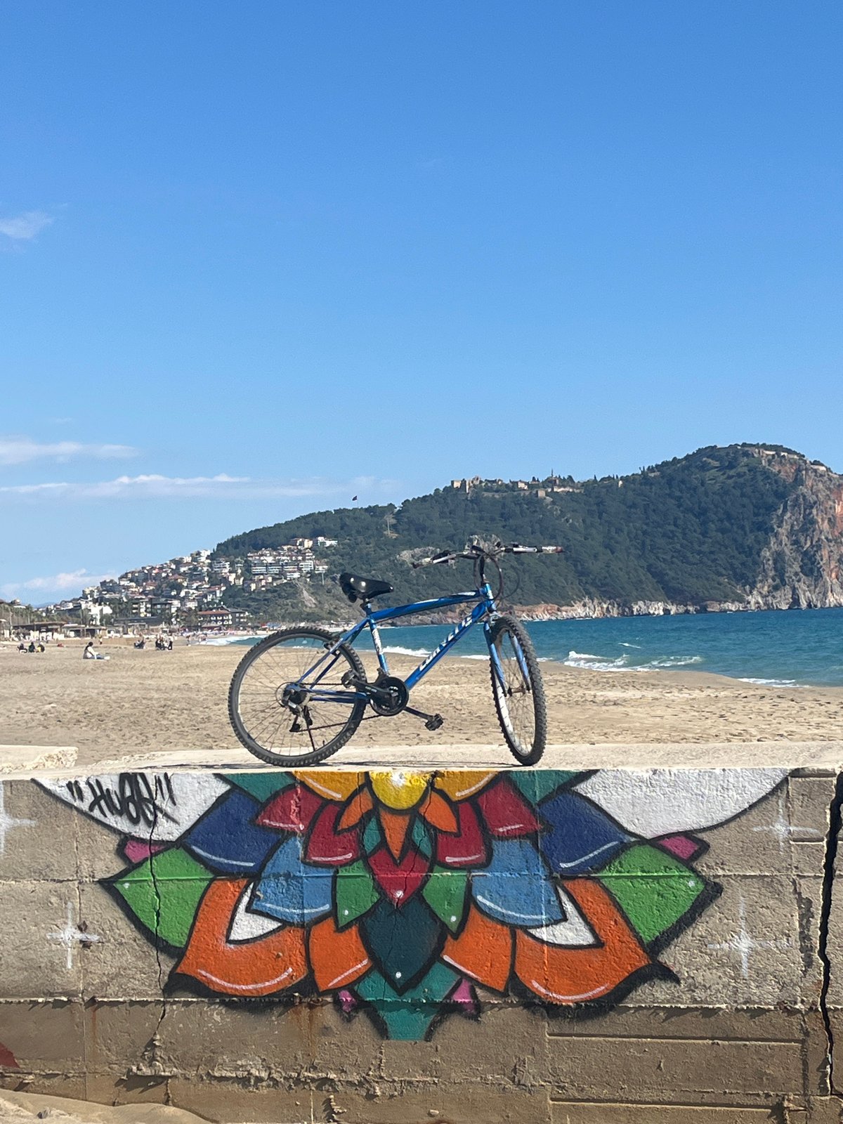 Typical beach day captured by witnesses in Alanya, Turkey