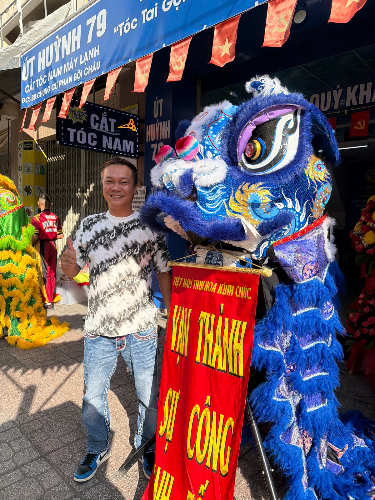 Lion and dragon dance celebration fills Nha Trang streets