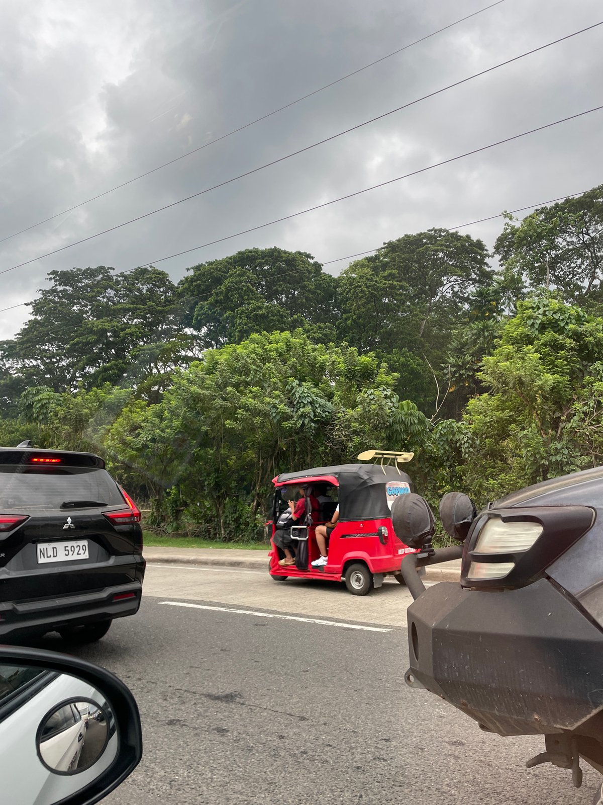 Morning traffic jam at Davao City Government entrance