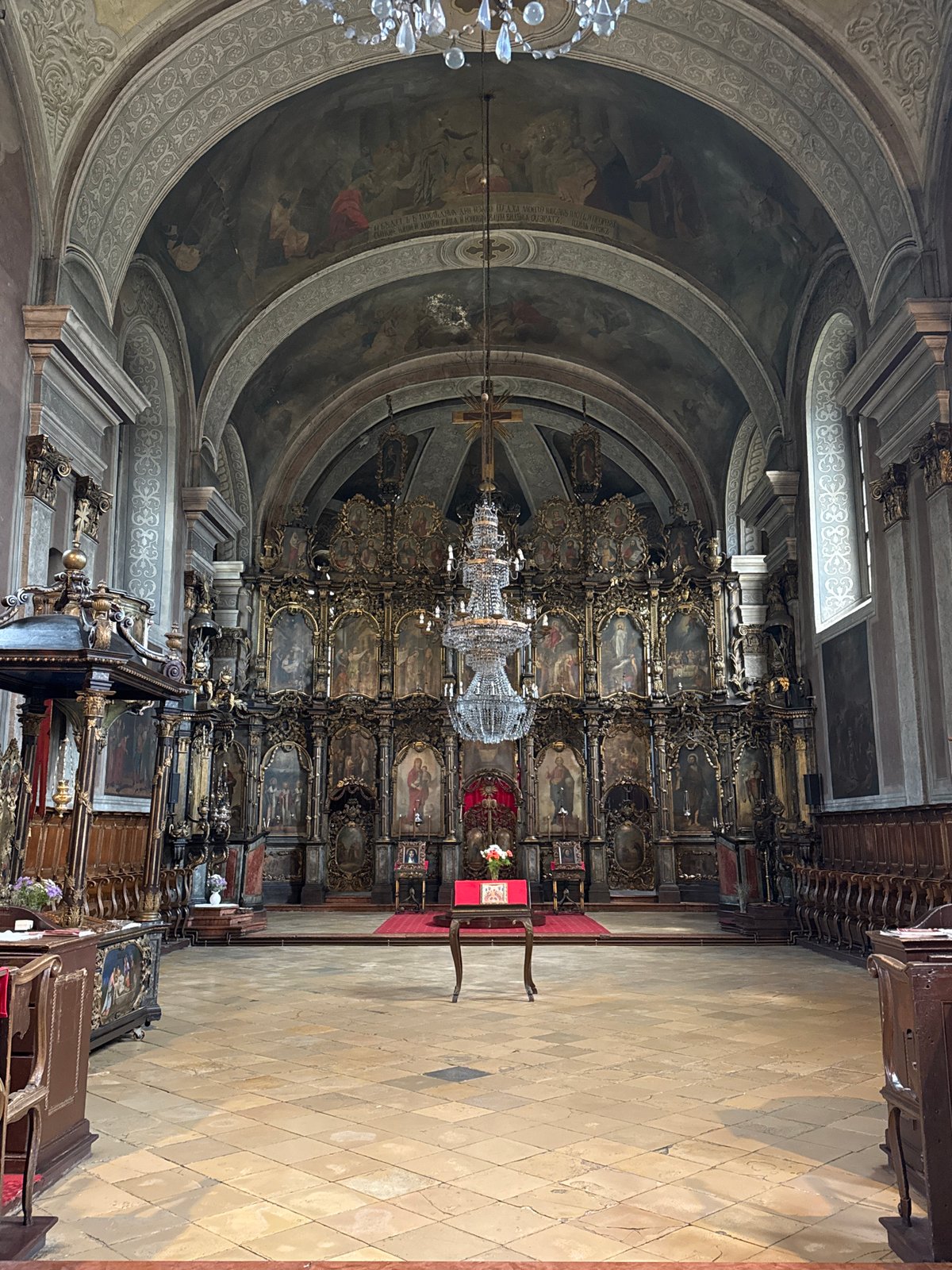 Tourist documents church and street art in Novi Sad