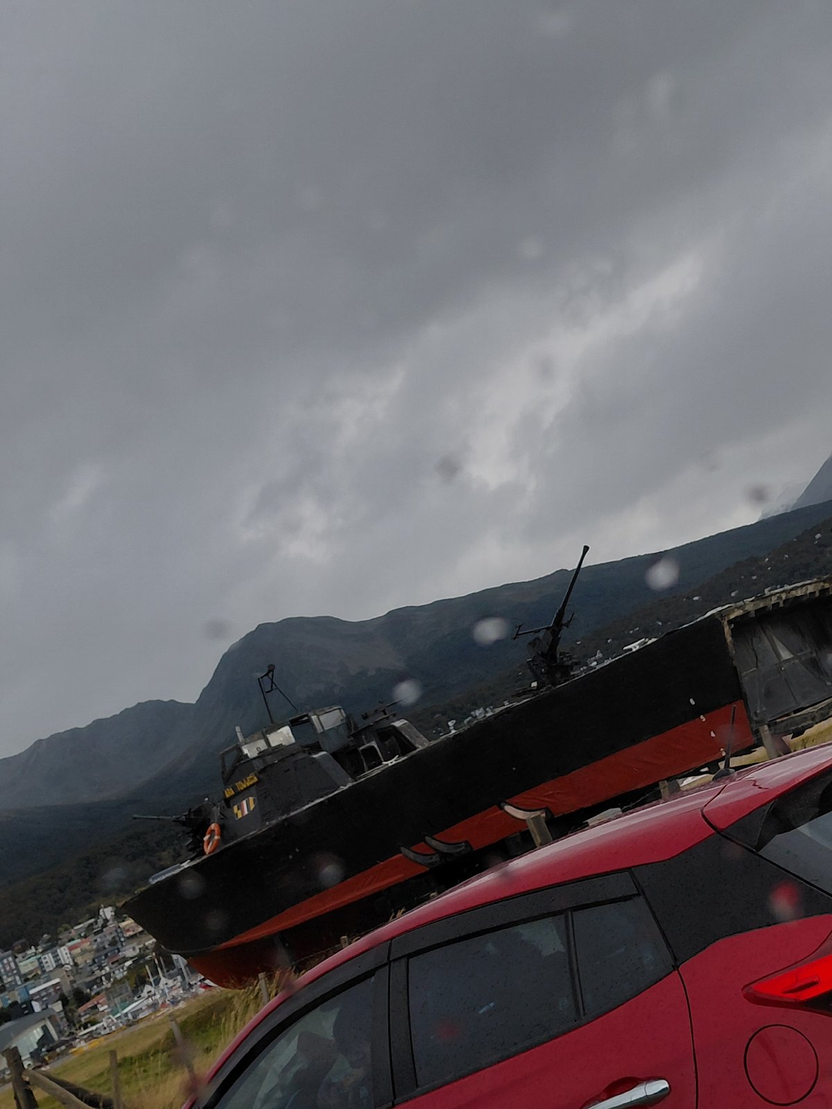 Decommissioned naval vessel ARA TEHUELCHE spotted in Ushuaia