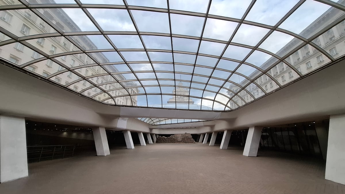 Architectural documentation tour captures Sofia landmarks and modern structures