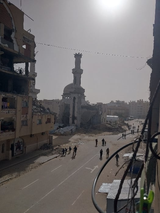 Khan Yunis witness documents war damage, displacement, resilient daily life