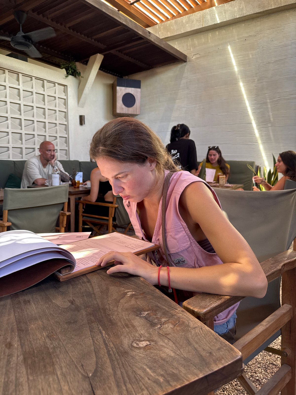 Morning dining scene unfolds at Kuta Selatan restaurants