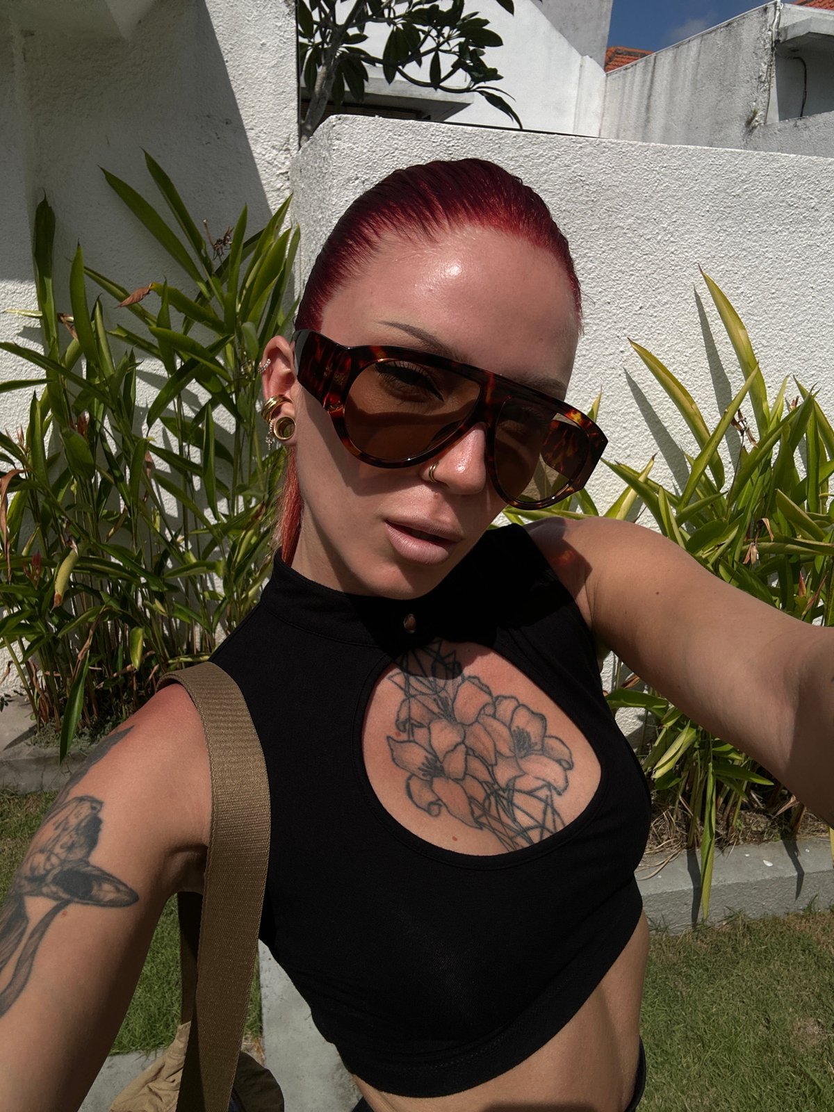 Selfie session in the Bali sun, North Kuta