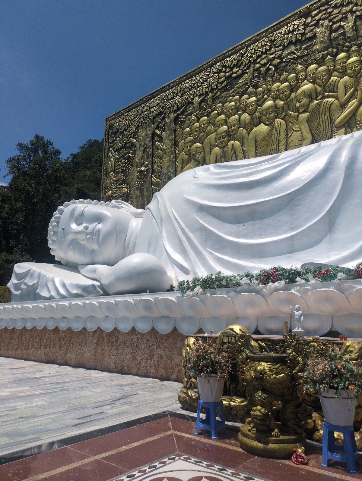 Visitor documents Buddhist temple complex tour on Phú Quốc Island