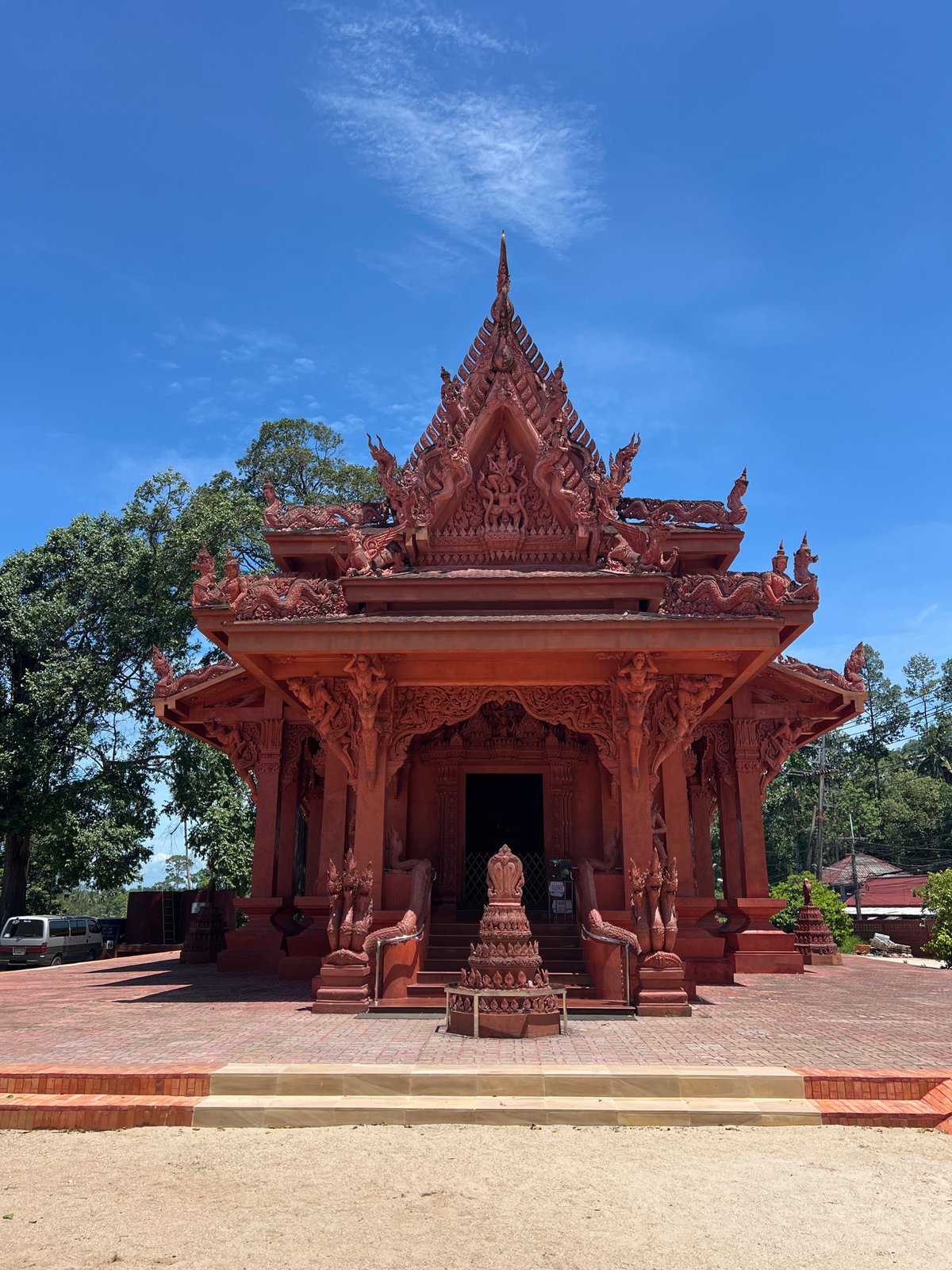 Peaceful Buddhist temple complex documented in coastal Thailand