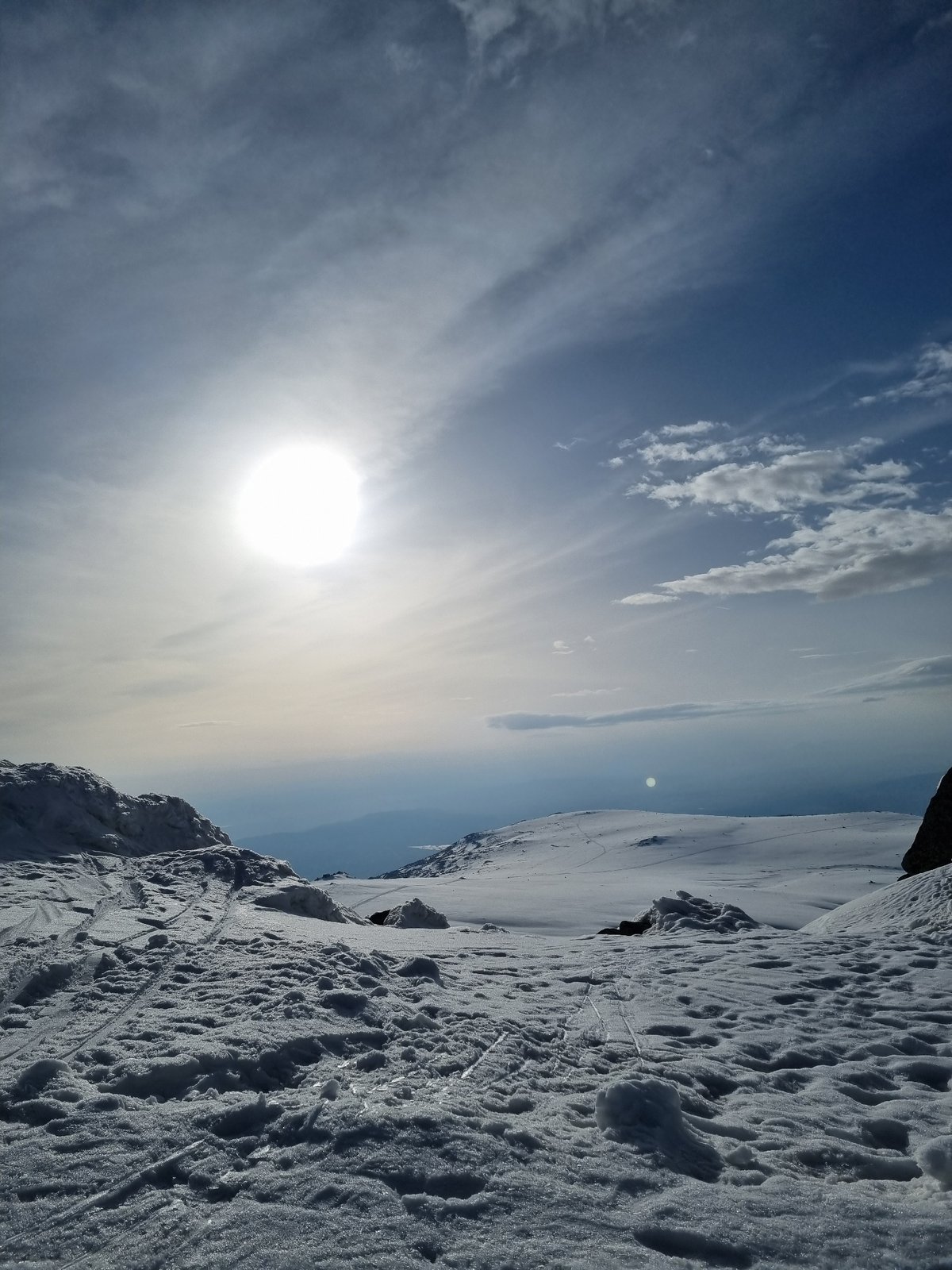 Snow tracks documented under sunny skies in Bistritsa