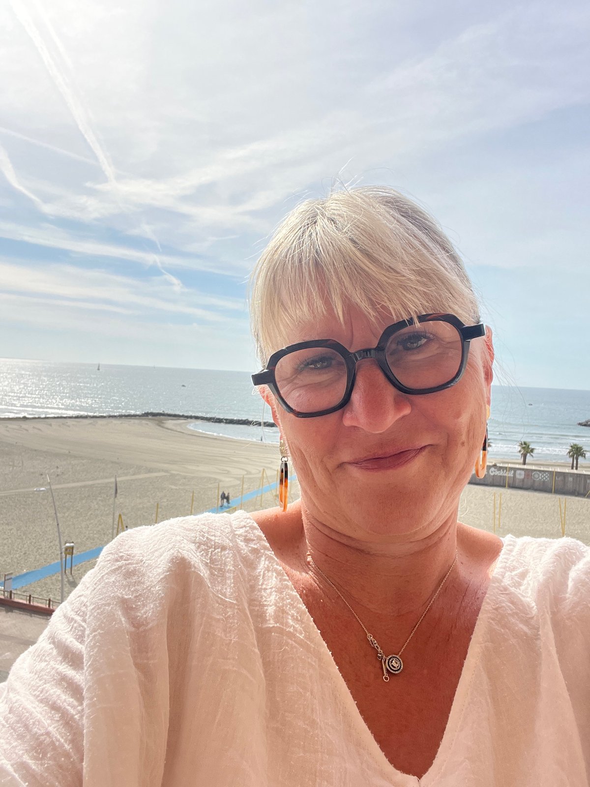 Morning beach visit documented in Palavas-les-Flots, France