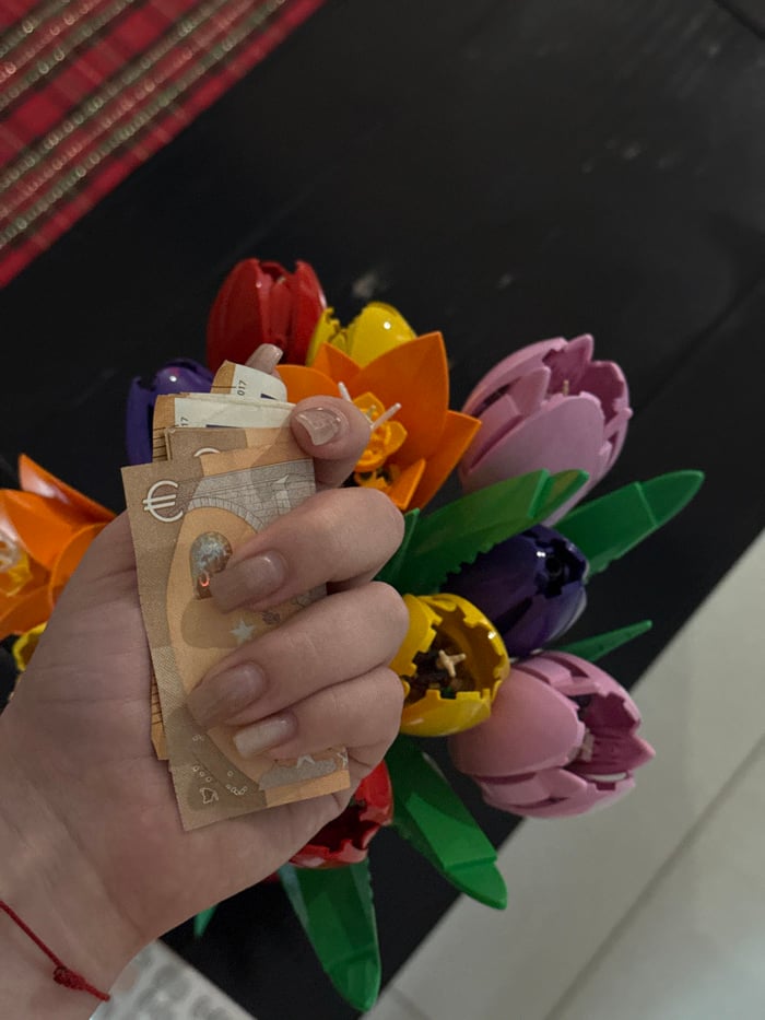 Couple celebrates Valentine's Day shopping in coastal Montenegro