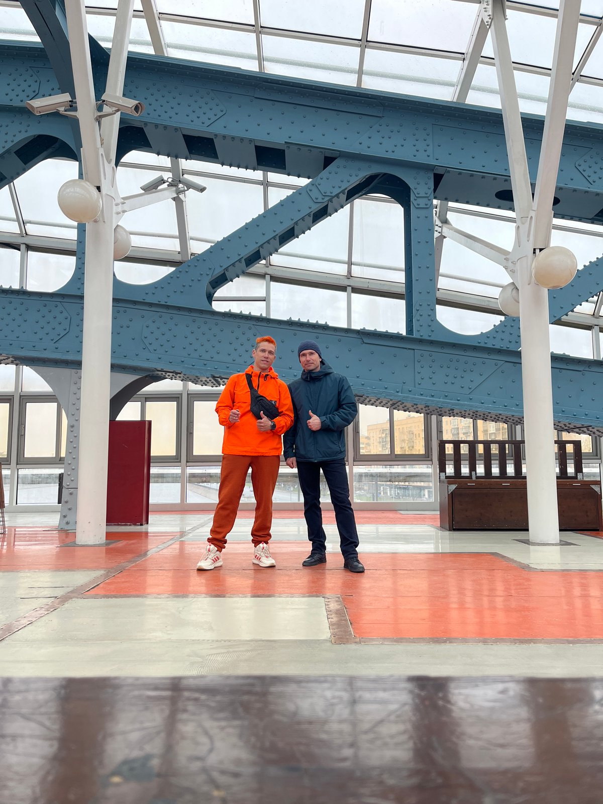 Morning documentation of Moscow's Krymsky Bridge and riverfront cityscape