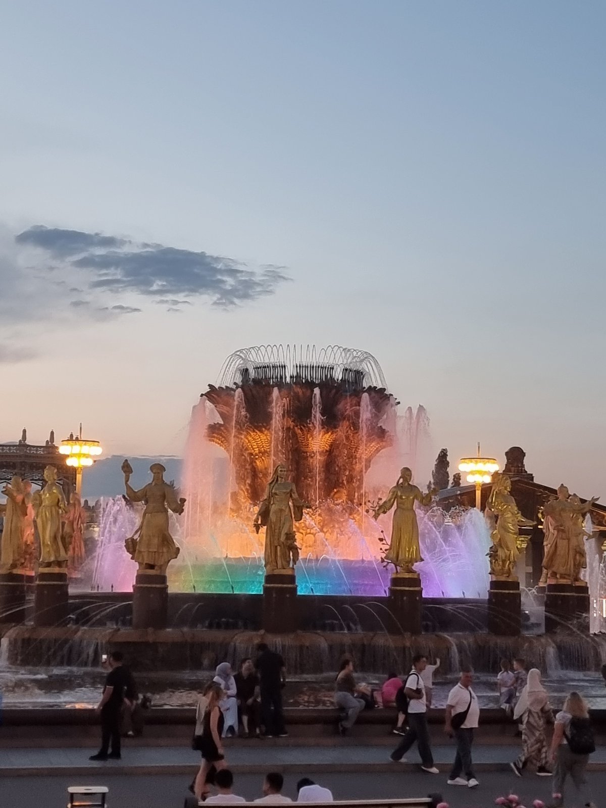 Witness documents evening activities at Moscow's VDNKh exhibition complex