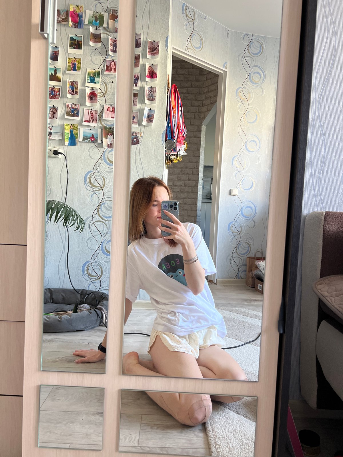 Morning selfies and cats captured in Chaikovsky home