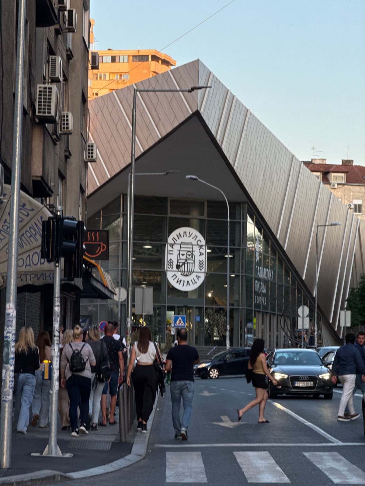 Evening walk documented across Belgrade's Palilula district