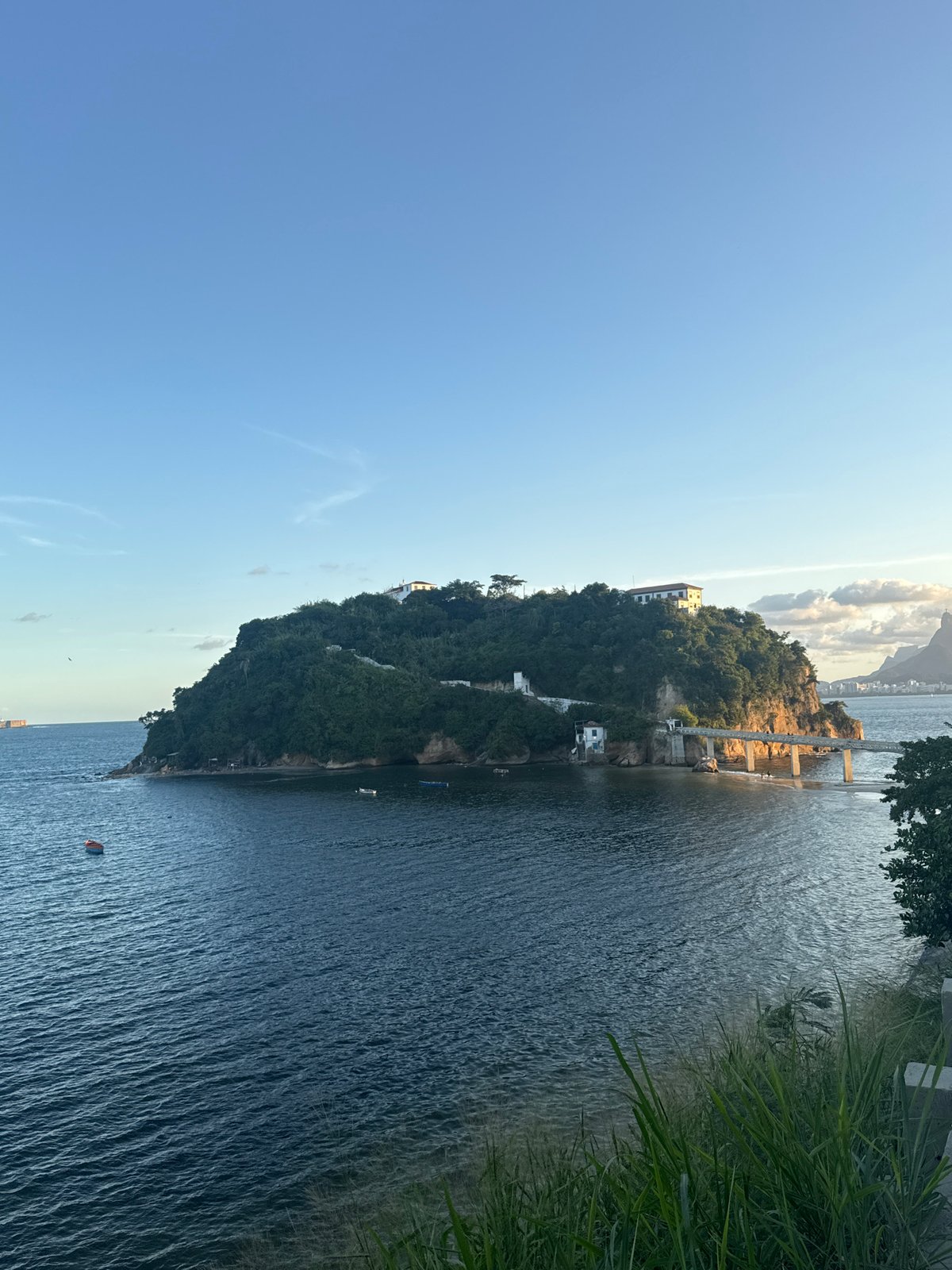 Niterói waterfront at sunset, from Boa Viagem to Corcovado