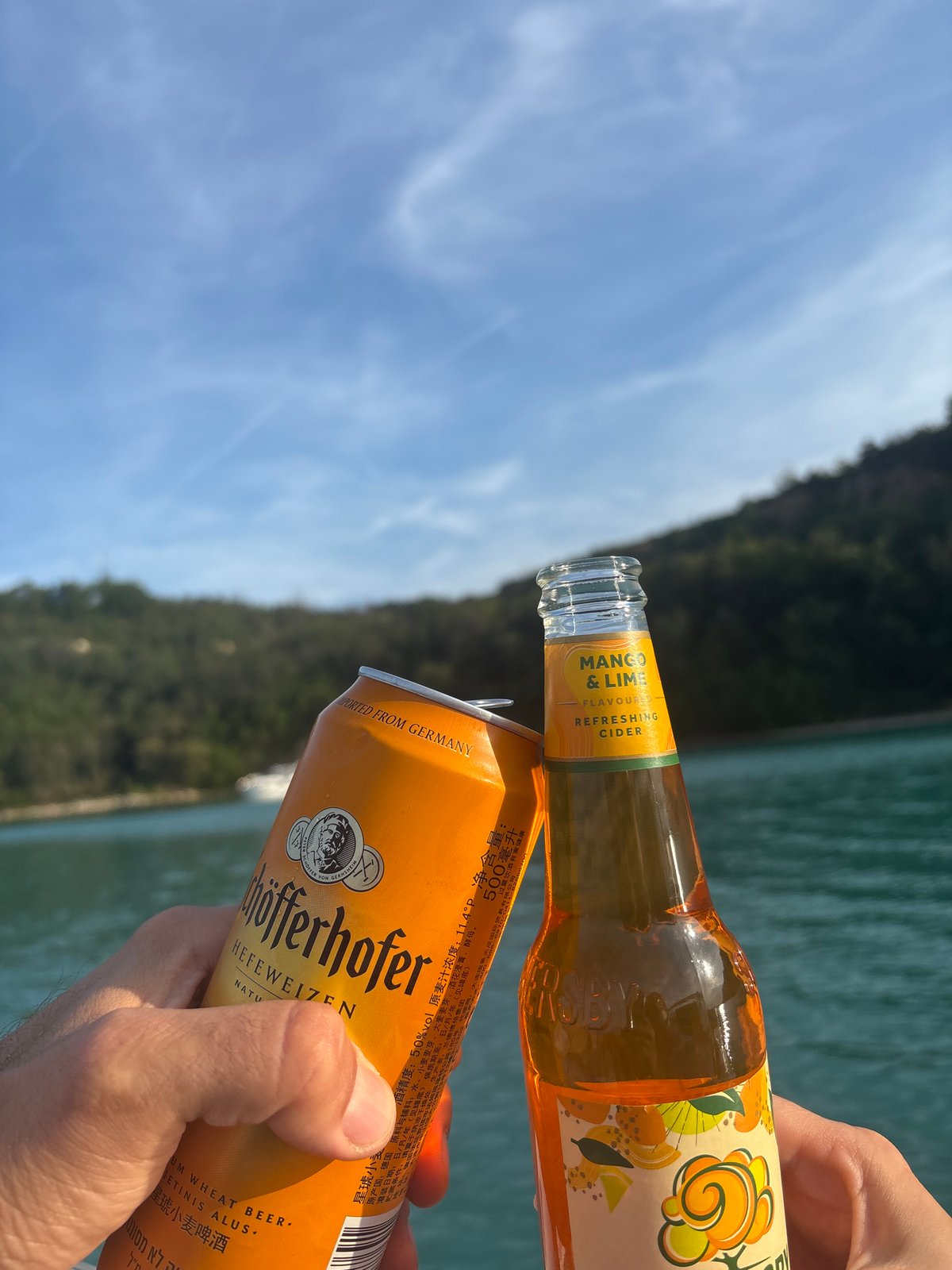 Boat excursion with drinks documented in 13 memories over 3 hours