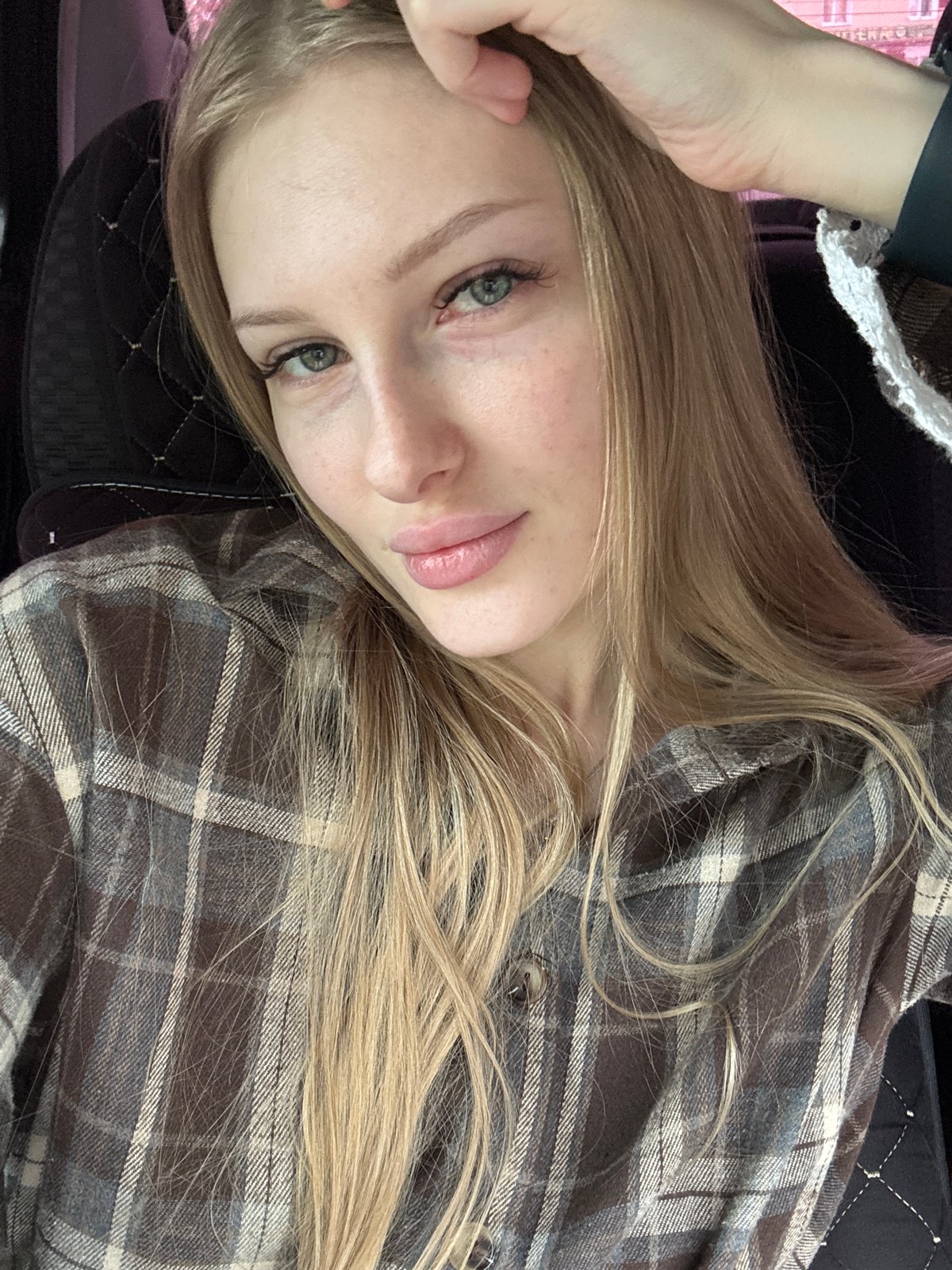 Woman photographed in multiple poses over 4 minutes in Perm
