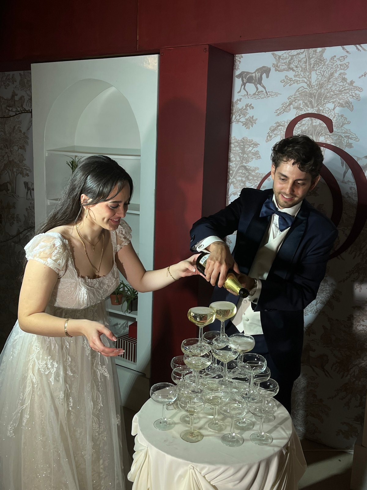 Wedding couple performs champagne tower ceremony in Orizaba