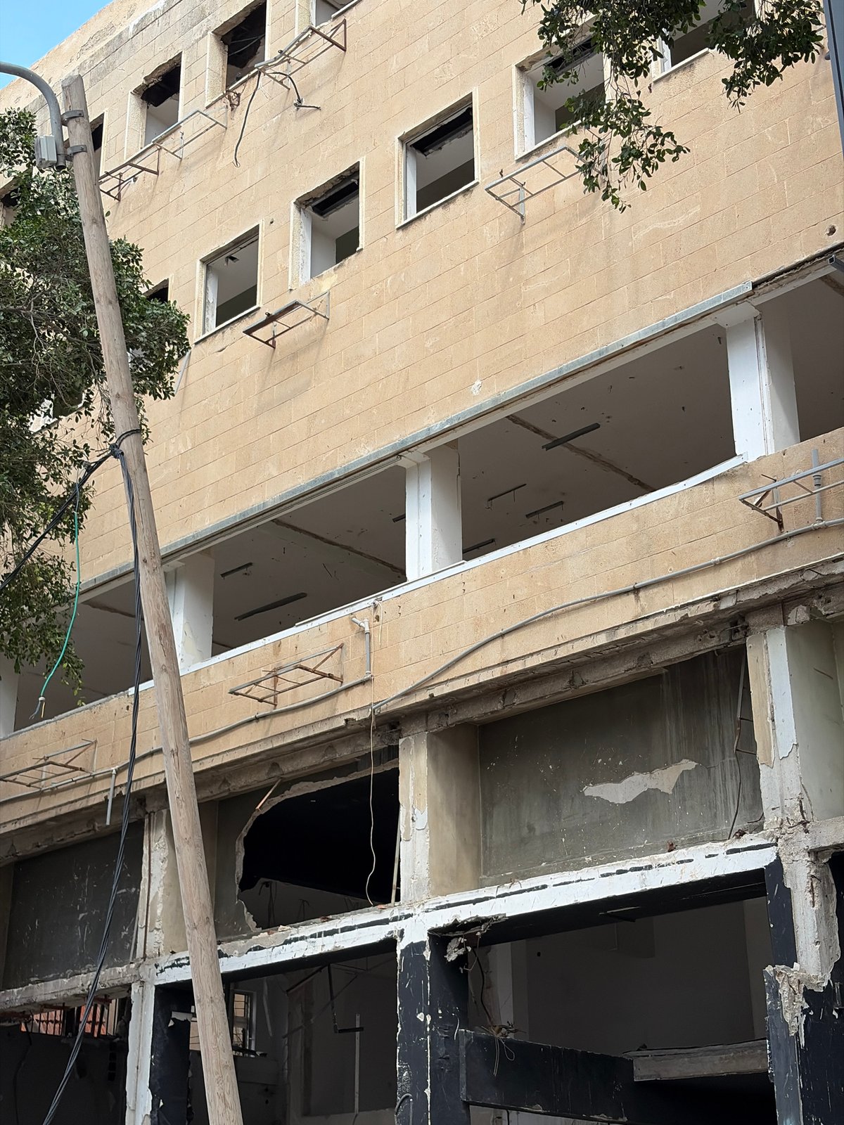 Mixed everyday moments documented across Tel Aviv within minutes