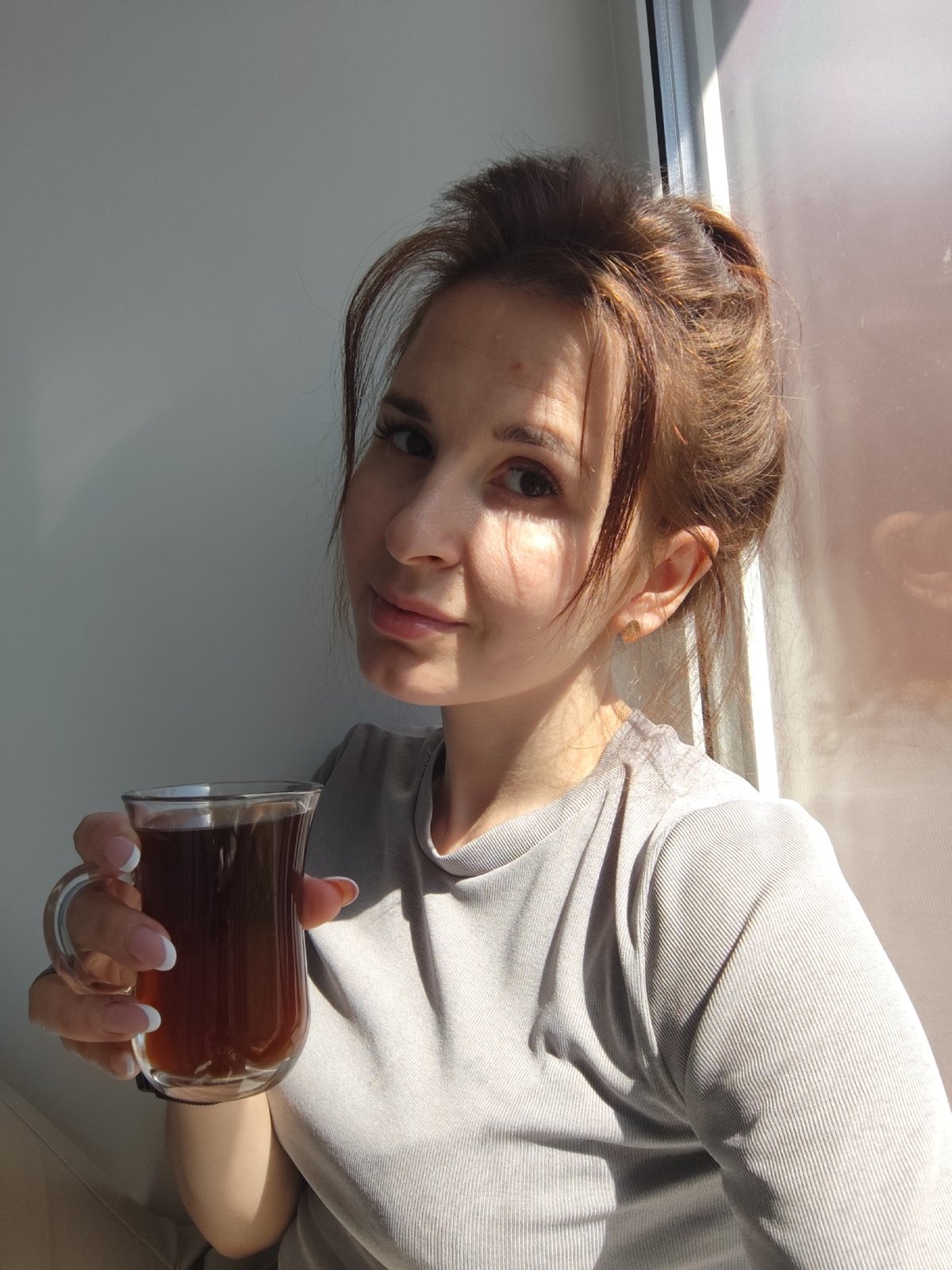 Morning portrait session documented in Foki, Russia