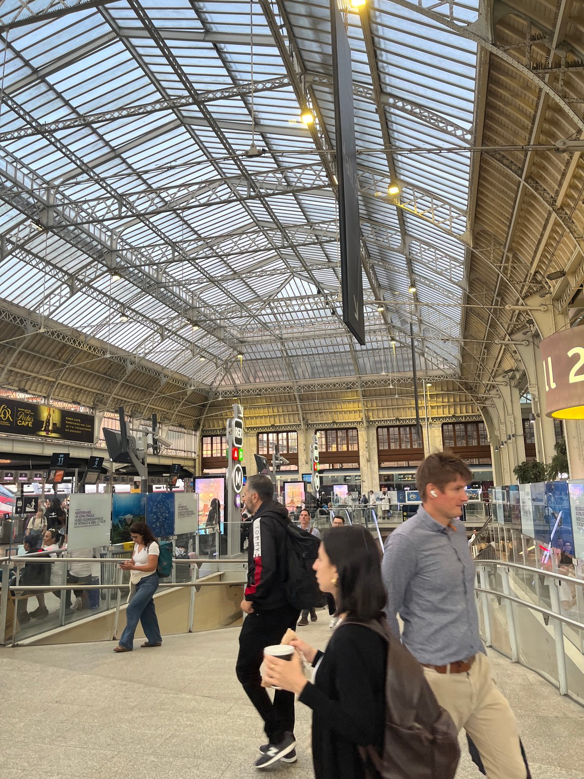 Early morning movement through a Paris train station