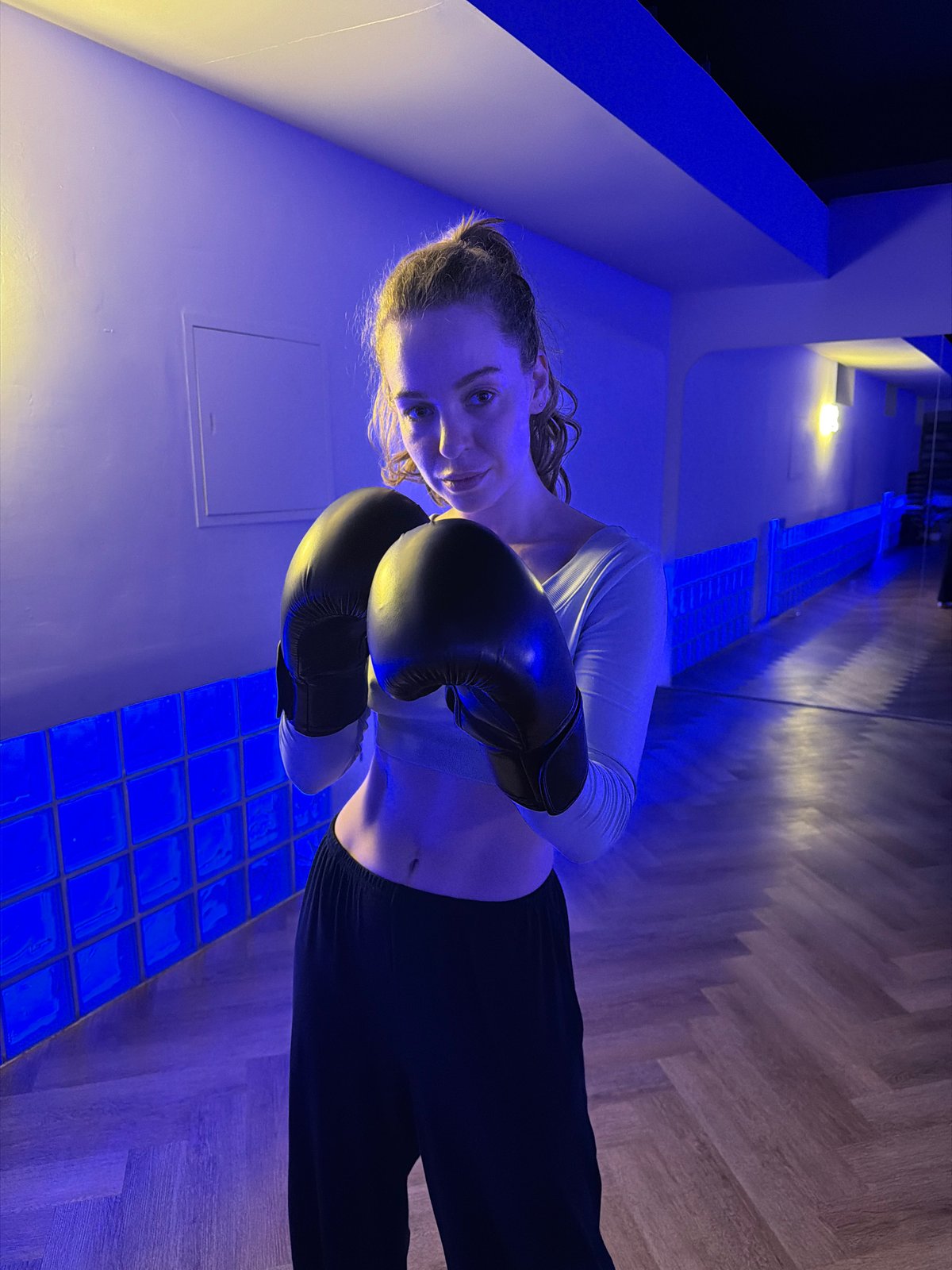 Woman documents gym visit with selfies across Moscow facility