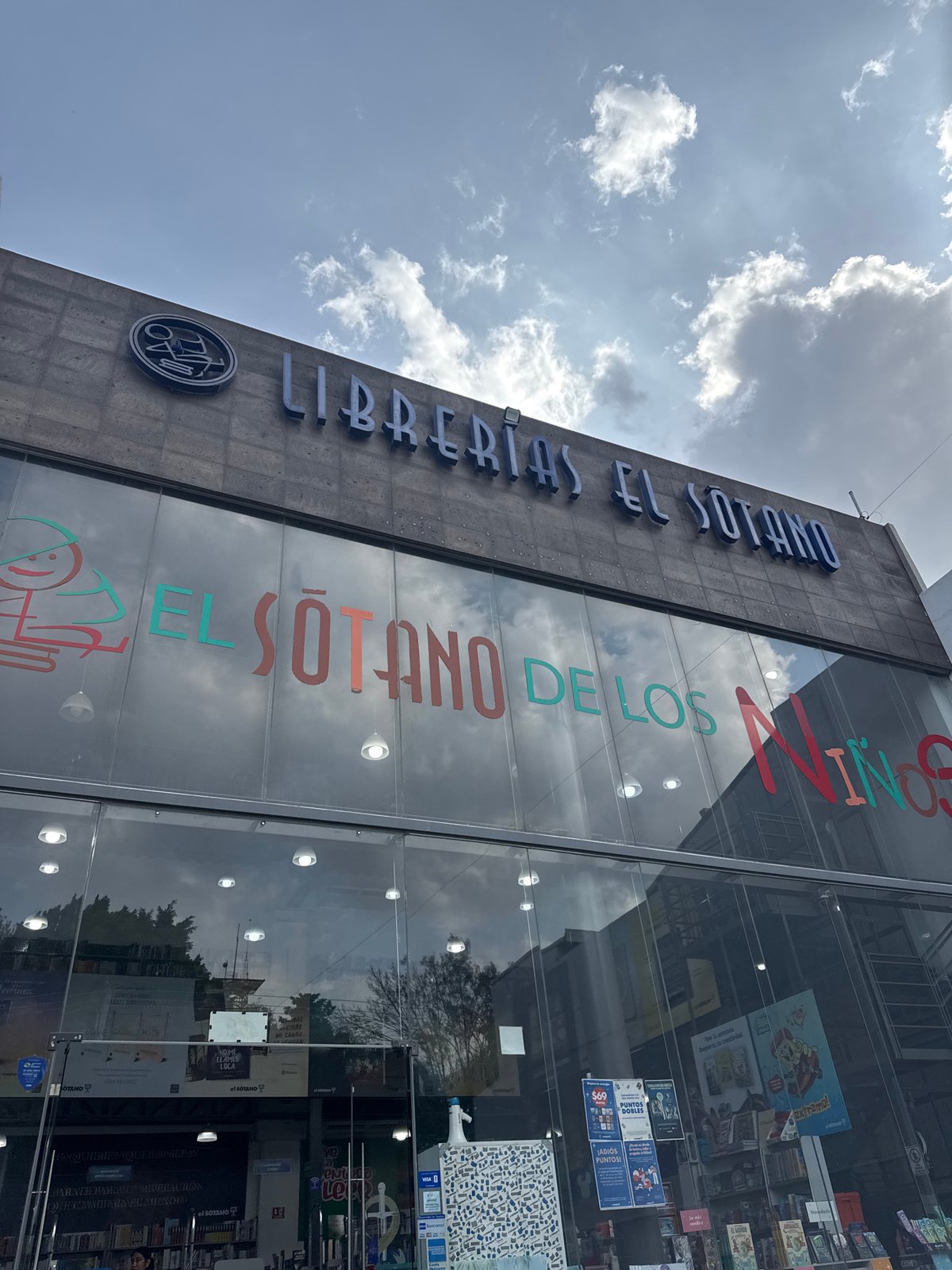 Bookstore exterior photographed in Puebla, Mexico