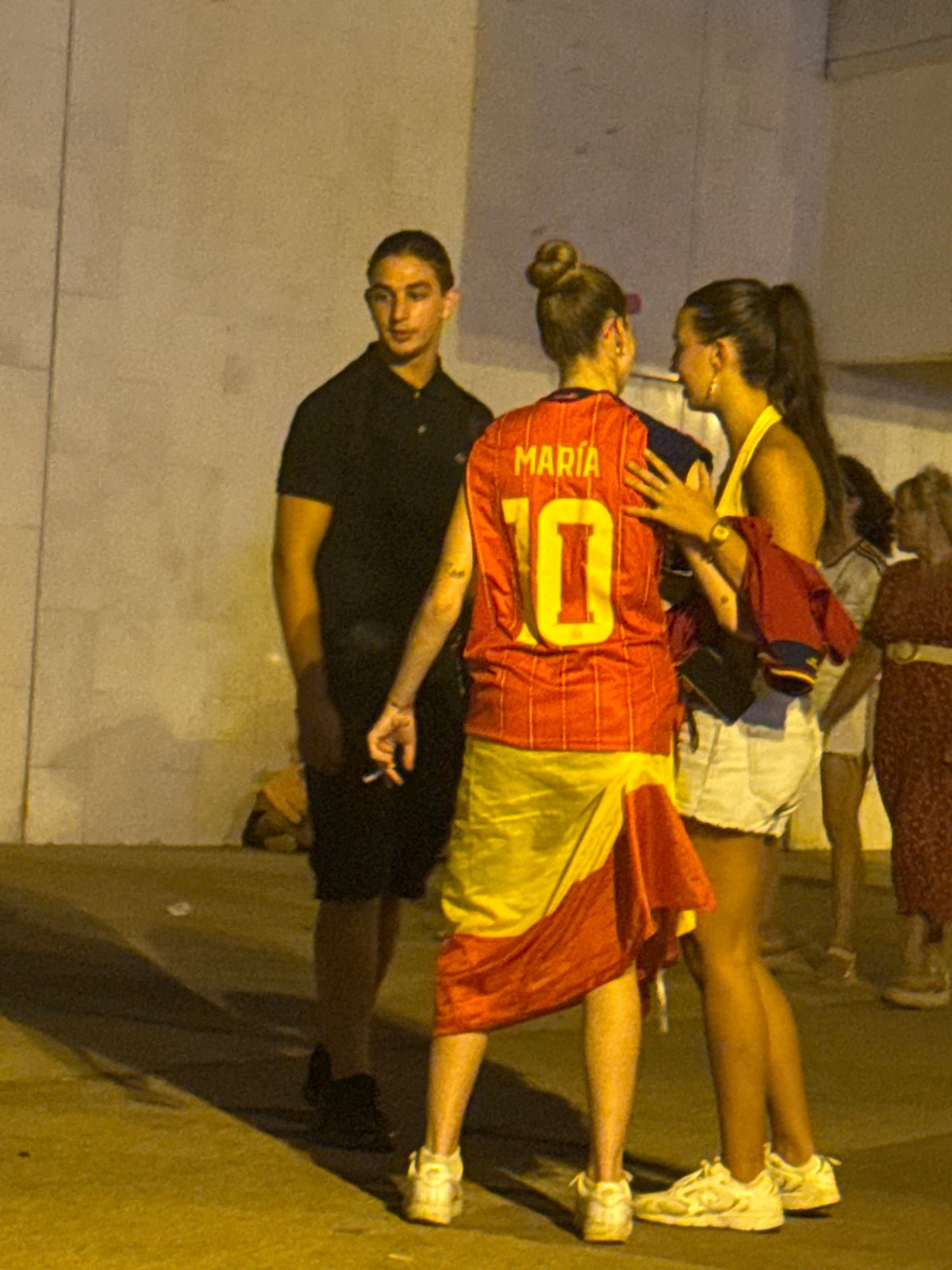 Blanes streets fill up for a football celebration night