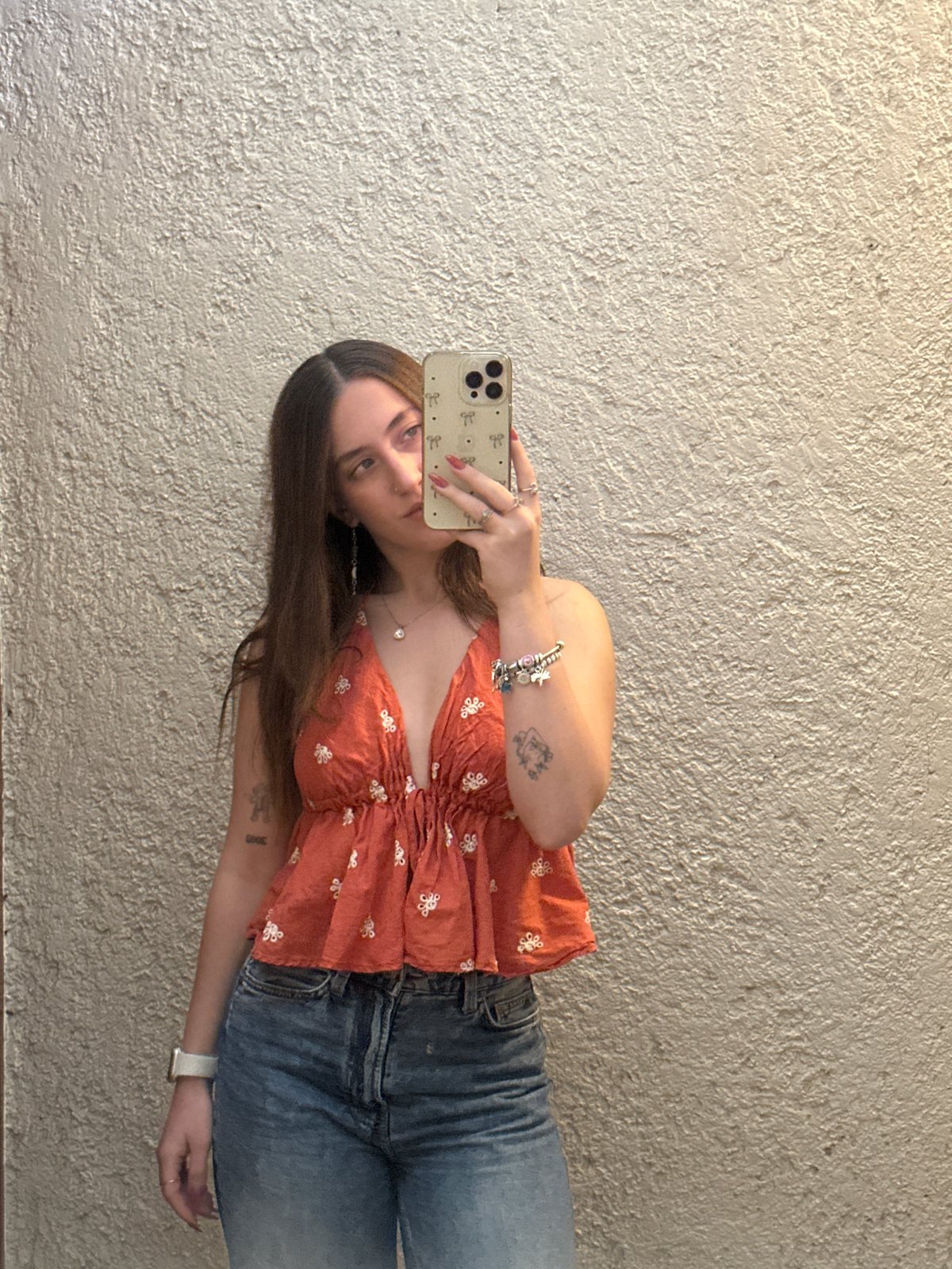 Woman Takes Mirror Selfies in Naucalpan de Juárez Bathroom