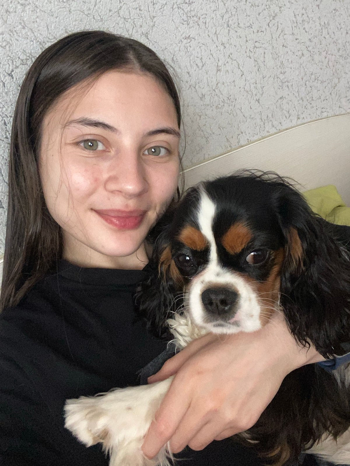 Selfie session with dog in Votkinsk apartment