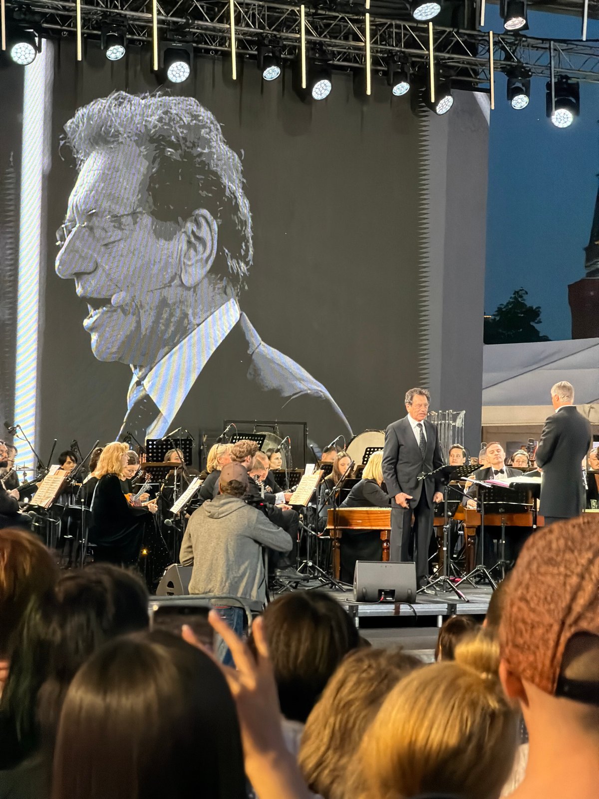 Evening activities documented across central Moscow landmarks and book fair