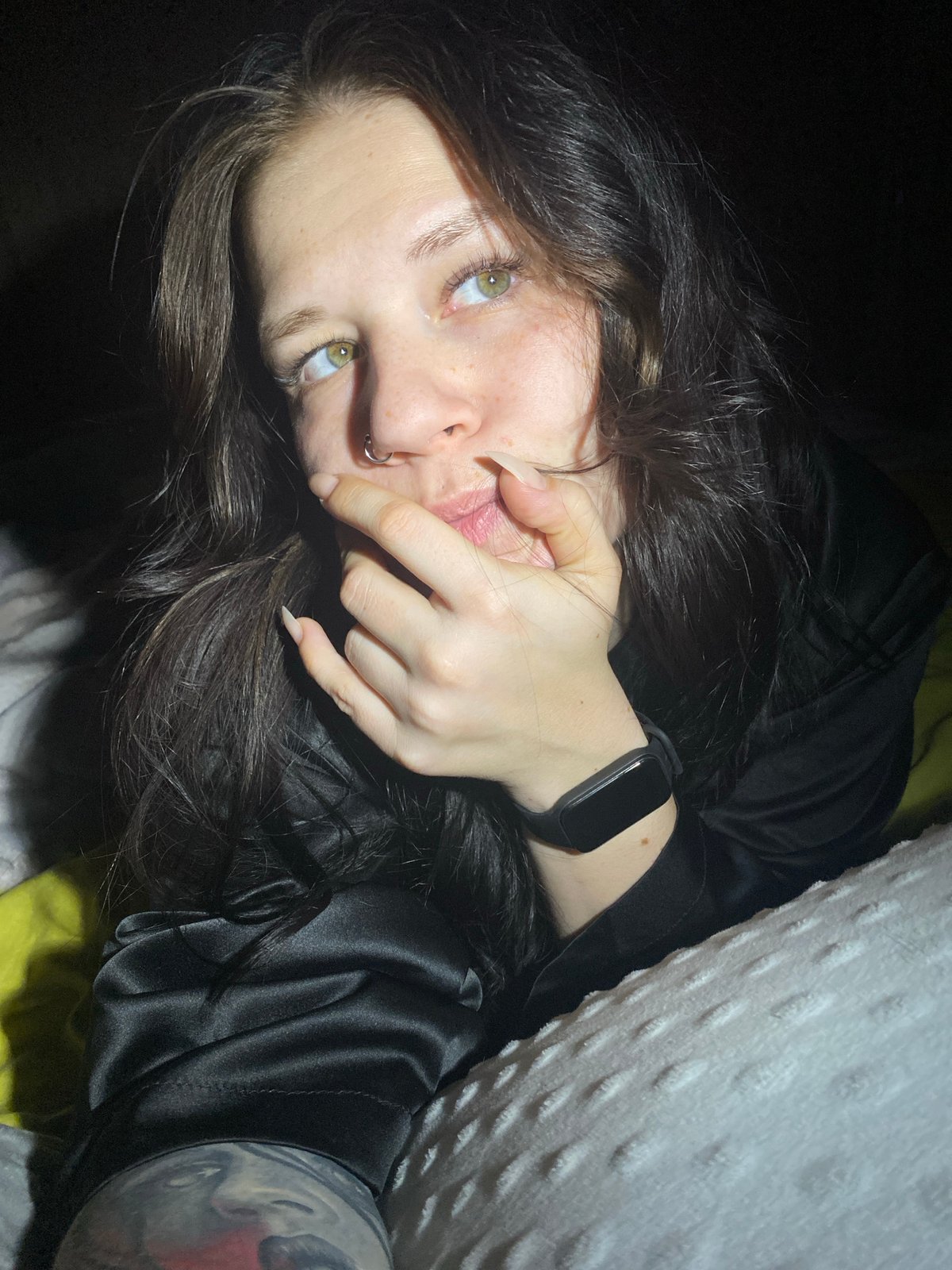 Woman photographed in intimate portrait session in Chaikovsky, Russia