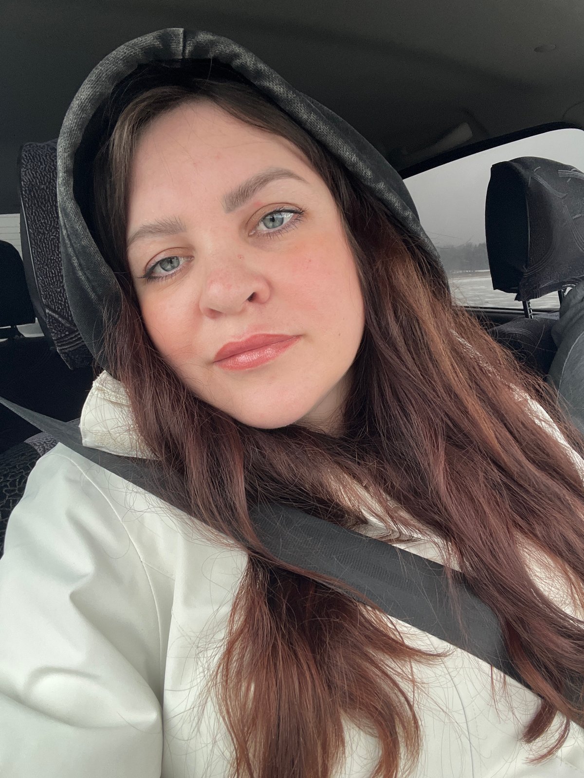 Woman observed traveling by vehicle in Noviy, Russia