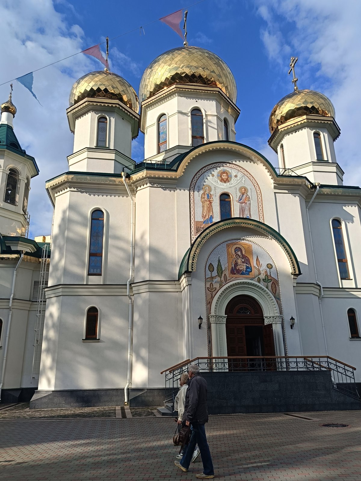 Ascension Cathedral in Saint Petersburg, close up and in context