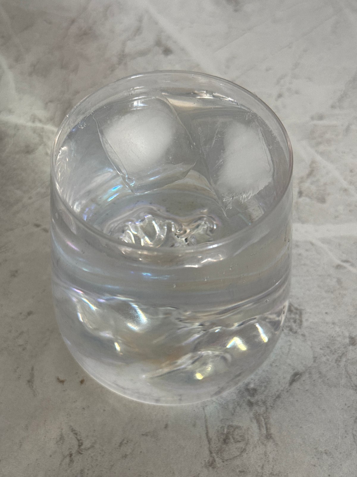 Ice water and beads: quiet close-up moments in Lyubertsy