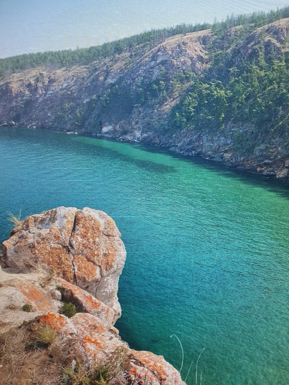 Mountain lakes, river stones, and fantasy landscapes from Central Asia