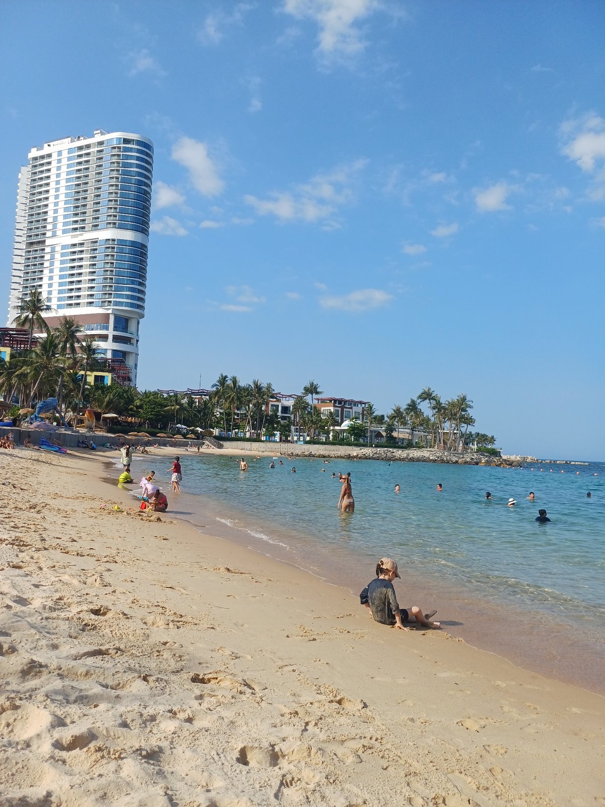 A laid-back morning on Nha Trang's beach and shoreline