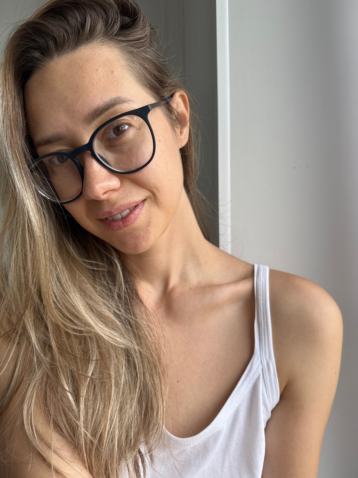 Casual indoor portraits in Chaikovsky, July morning