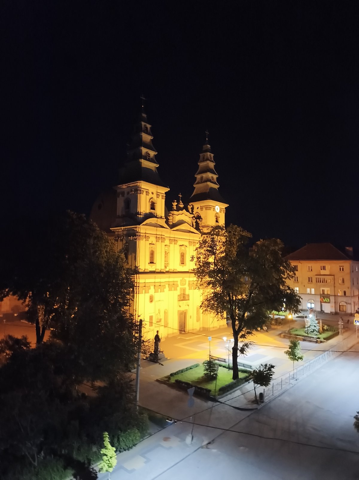 Ternopil at night: landmarks glowing, streets quietly active