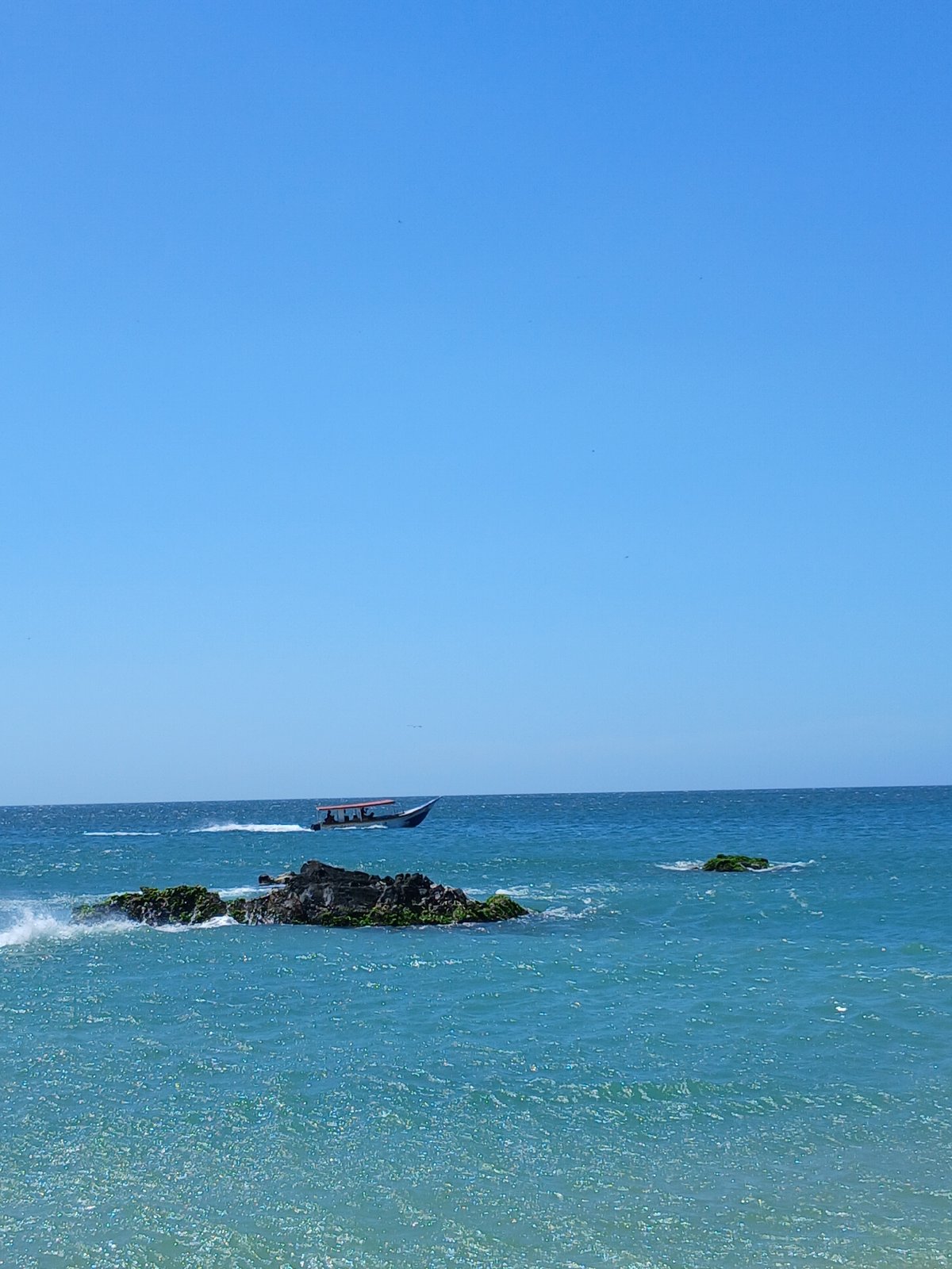 Clear skies and calm seas observed along Venezuelan coast