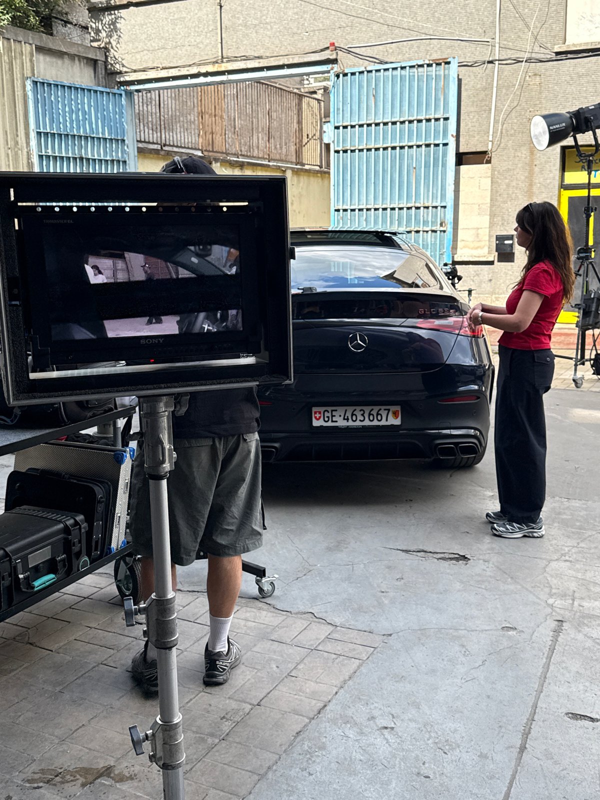 Film crew shoots scene with Mercedes in Ivry-sur-Seine