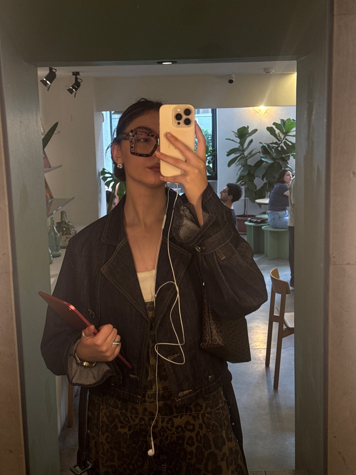 Fashion selfies and city life documented in Yerevan