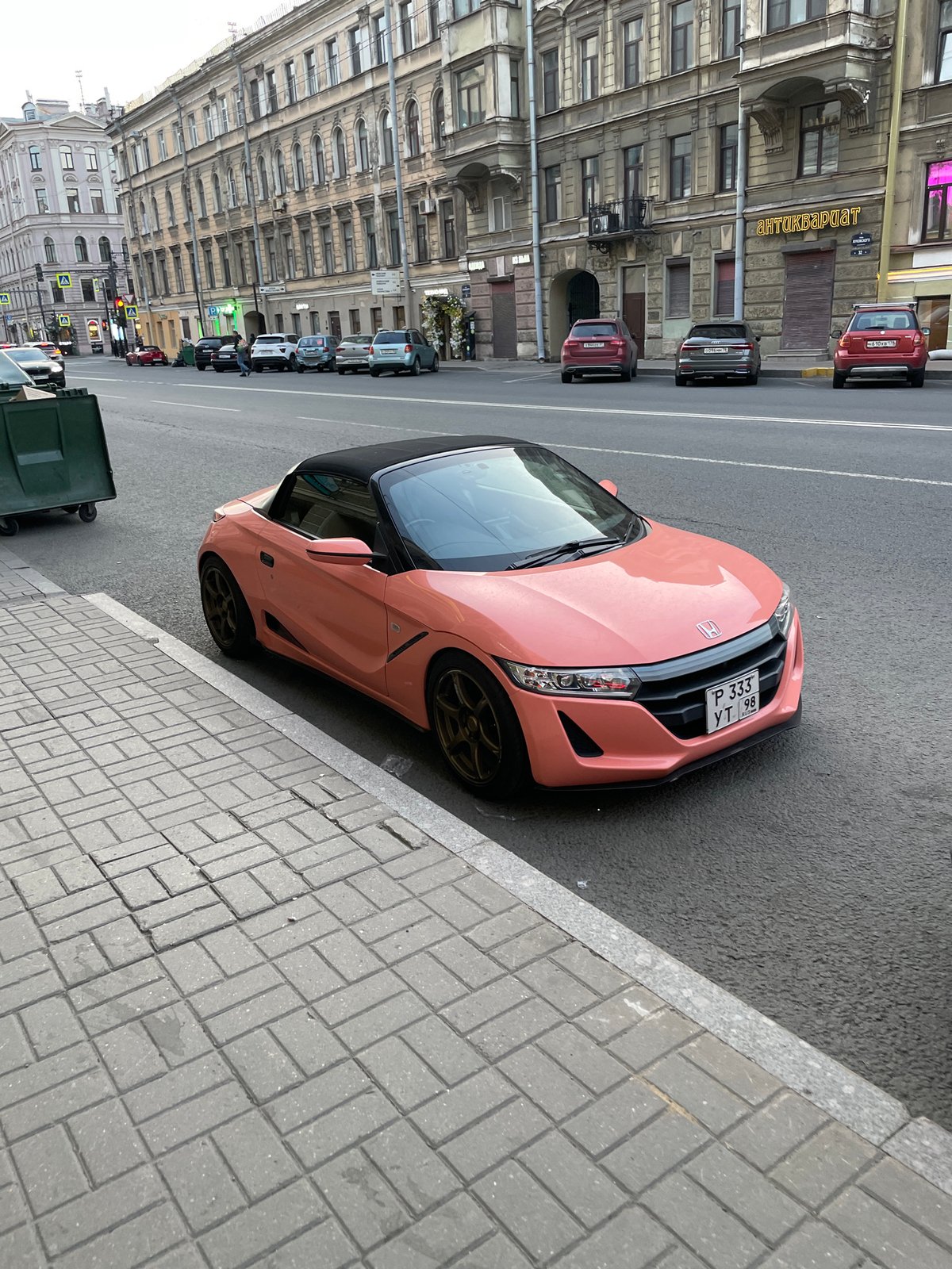 Pink convertible spotted on historic Saint Petersburg avenue